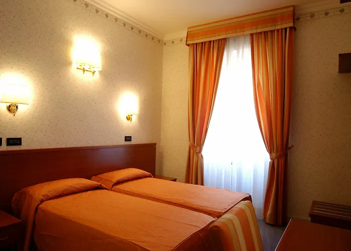 Otel Dina 3*