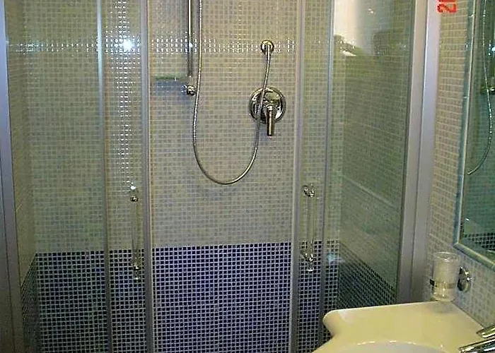 Dina Otel