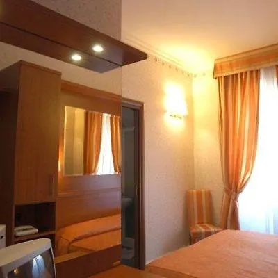 Dina 3*